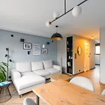 Czysta Modern By Bookinghost Apartment *