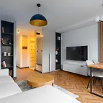 Czysta Modern By Bookinghost Apartment
