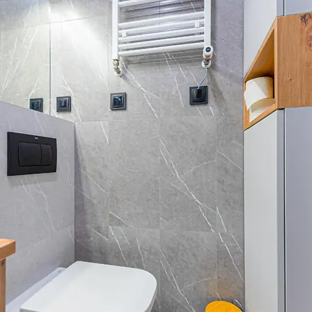 Czysta Modern By Bookinghost * 弗罗茨瓦夫