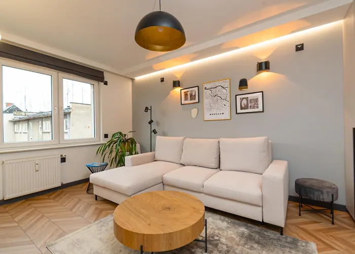 Czysta Modern By Bookinghost *